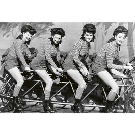 Tapet Women On Bicycle Dimex